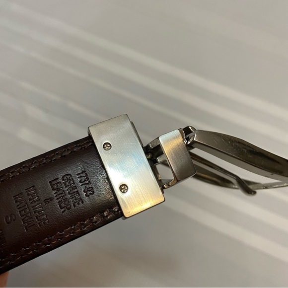 Black & Brown Reversible Mens Dress Belt - Some wear signs as pictured Size S - Picture 9 of 10